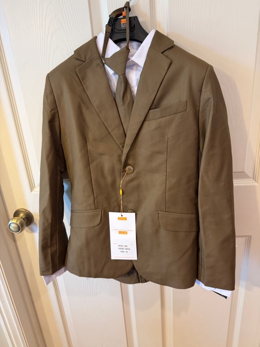 Peanut Butter Boys Mocha Suit Jacket with Tie Sz 14.  NWT